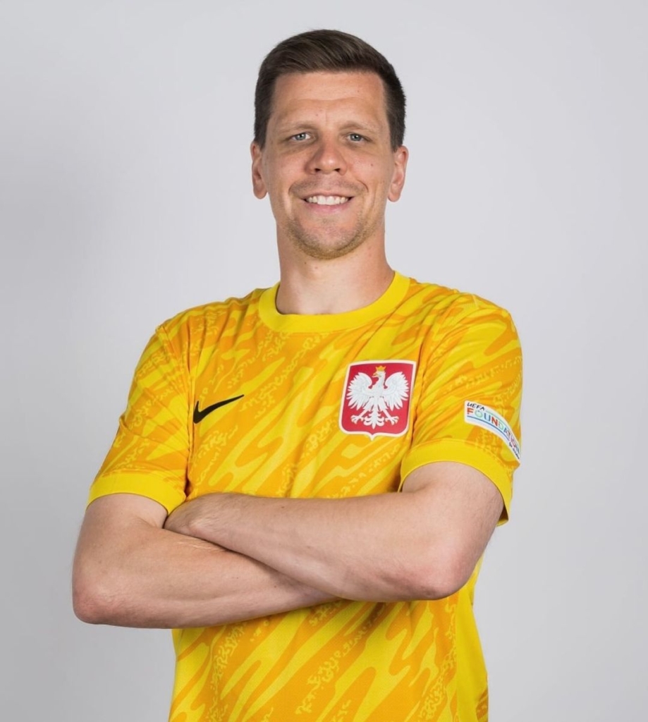 Wojciech Szczęsny w żółtej koszulce