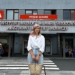 Marta Lech-Maciejewska przed szpitalem onkologicznym
