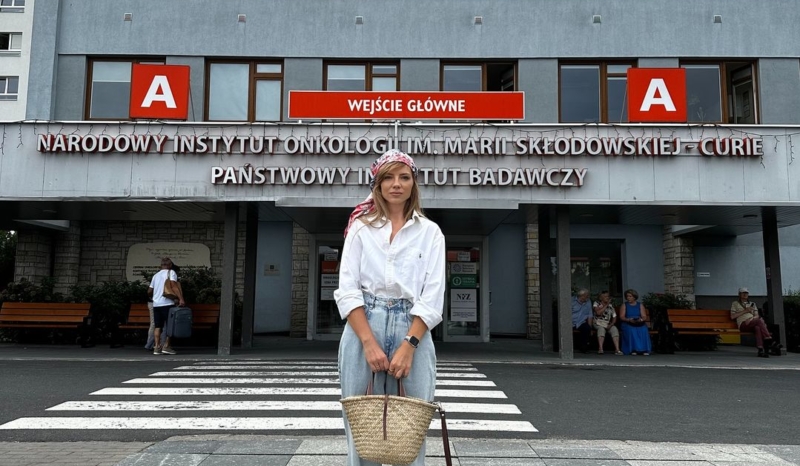 Marta Lech-Maciejewska przed szpitalem onkologicznym