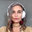 Kasia Nast w słuchawkach